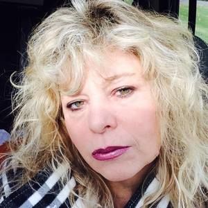 Meet your Posher, Renee